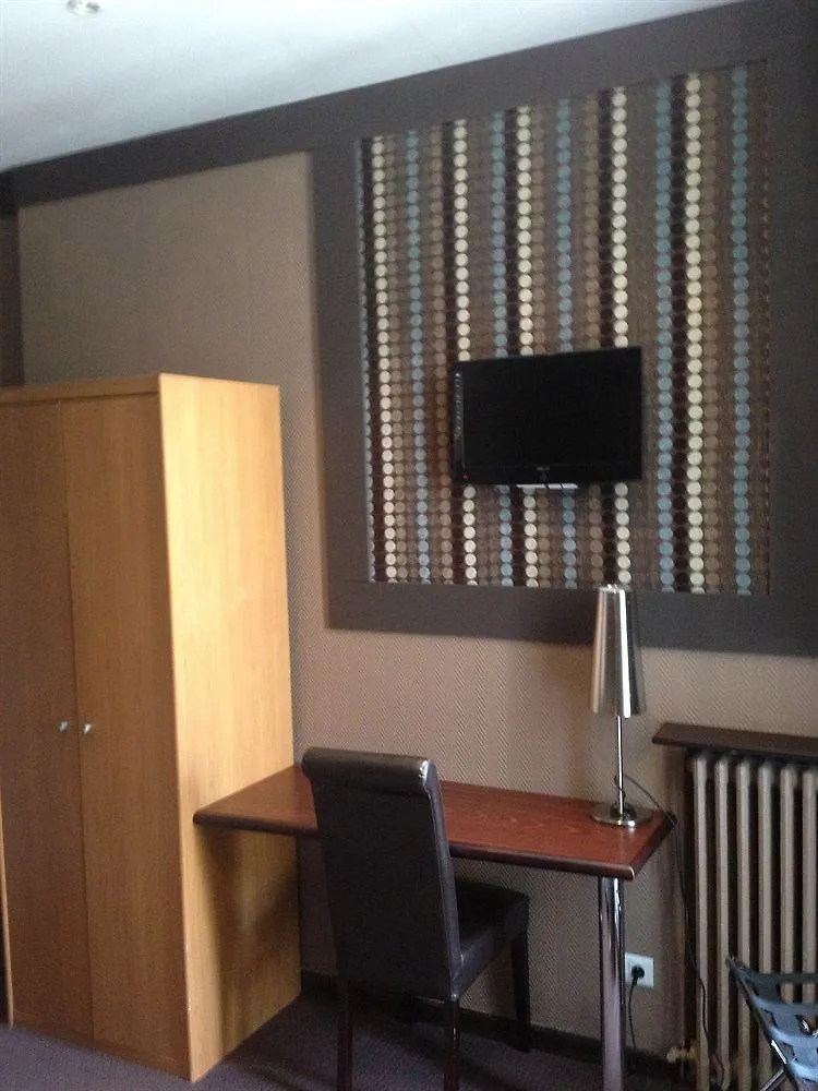 **  Marriete Pacha Hotel Marseille France